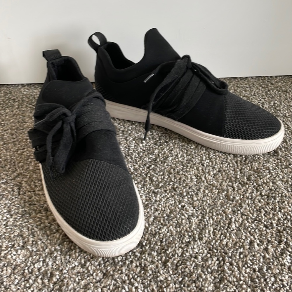 Steve Madden black lace sneakers. Womens Size 10